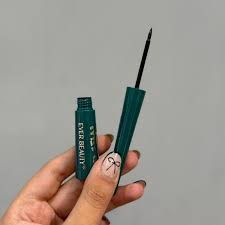 خط چشم سبز اور بیوتی